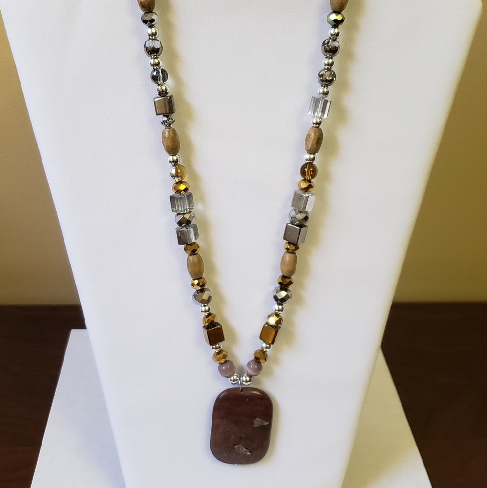 Semi Precious Stones necklace, women's jewelry - Picture 3 of 5